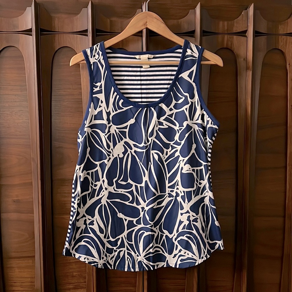 Banana Republic tank top L mixed media navy. Fits like a Medium.